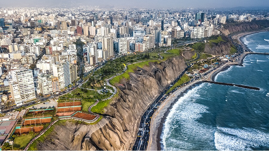 Lima’s Costa Verde circuit hosts the South American Triathlon, with top tourist spots