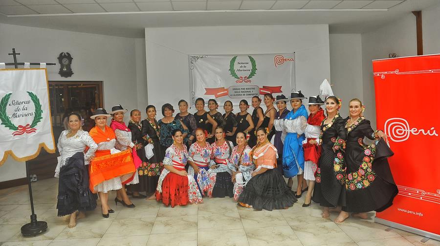 Señoras de la Marinera