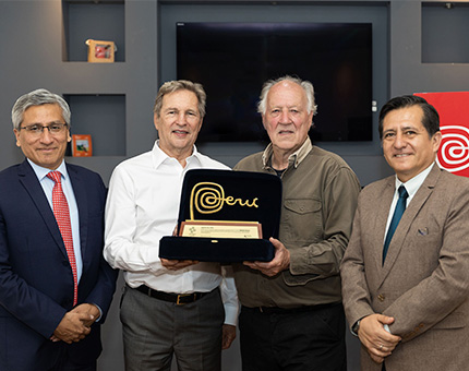 Premio a cineasta alemán Werner Herzog